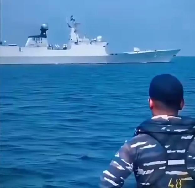 印尼海军获邀在台海演习，首次感受到中方实力，没想到075这么厉害！8月1