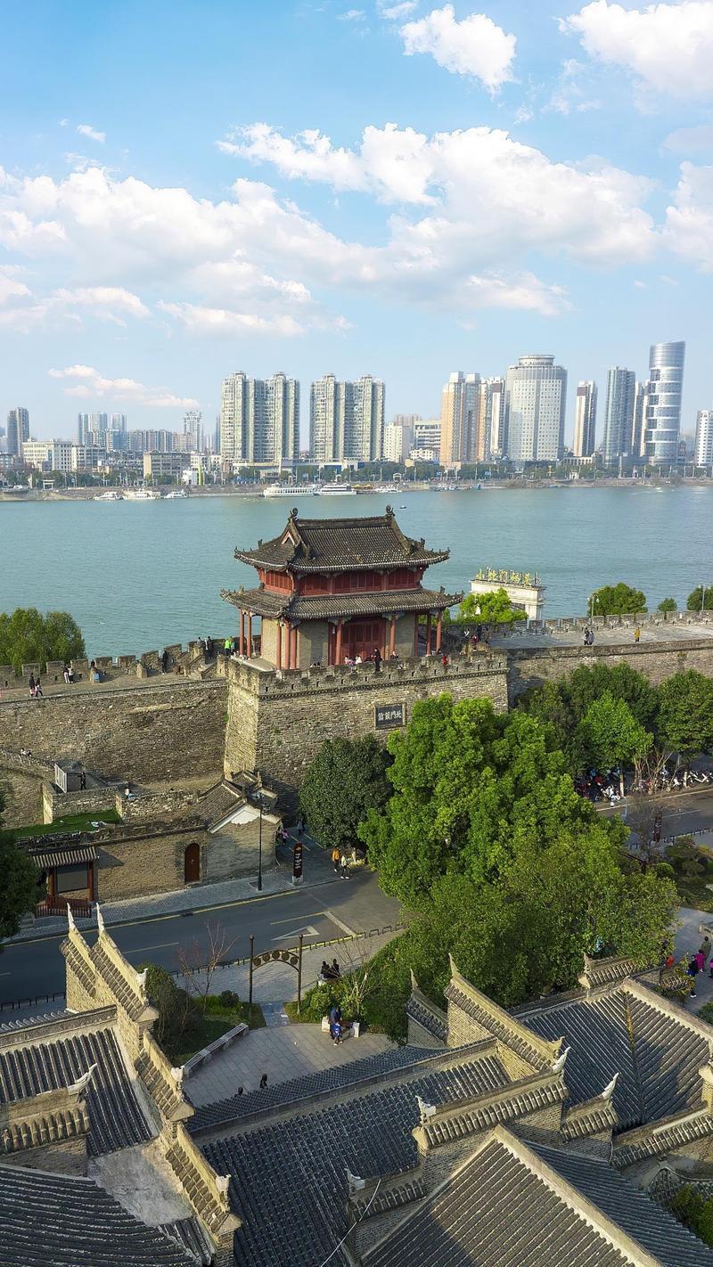 襄阳突围：摆脱“央国企依赖症”激活千亿产业！襄阳近年GDP突破5800亿元，