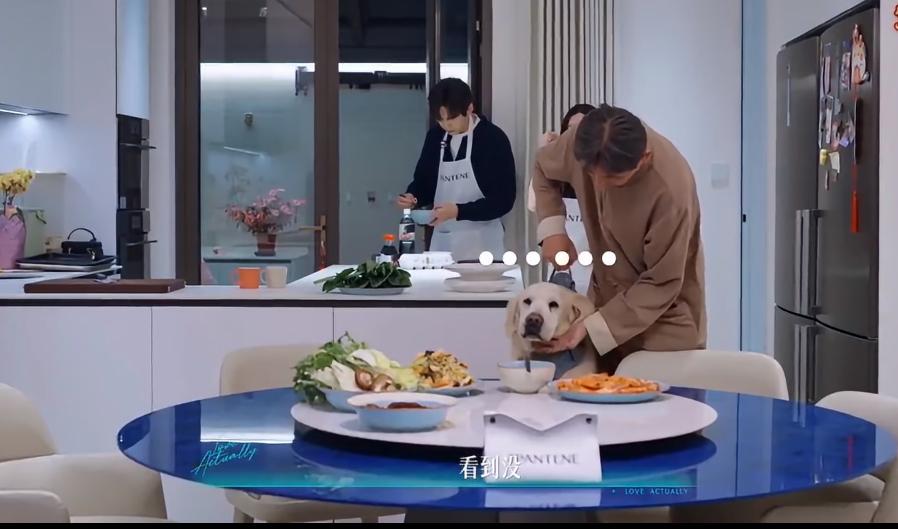 周佑凌原生家庭的含金量，看完这细节彻底服了。终于懂了柳柳那句“你爸爸妈妈人好平