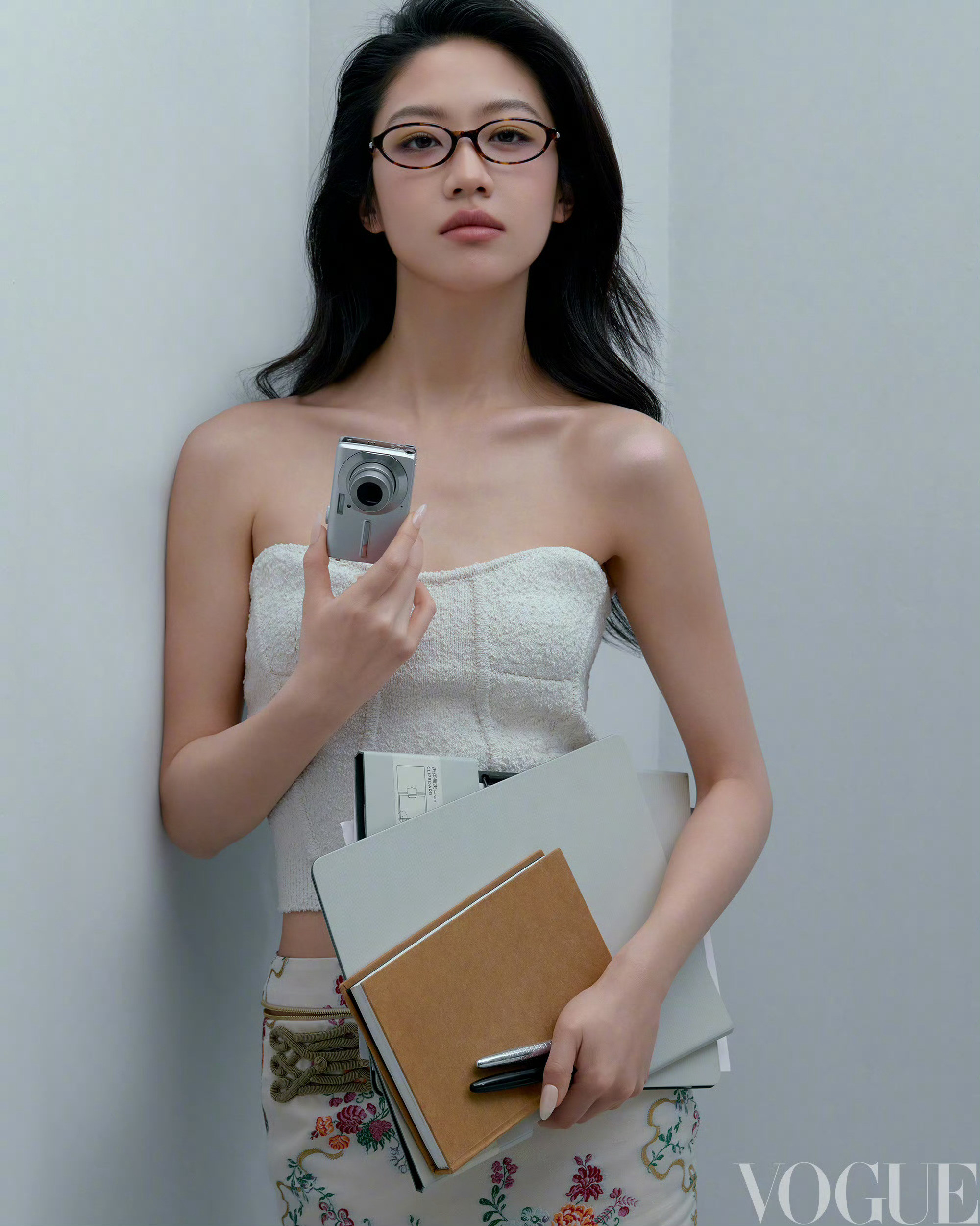 向涵之，时髦办公女郎VOGUE2026.1月刊