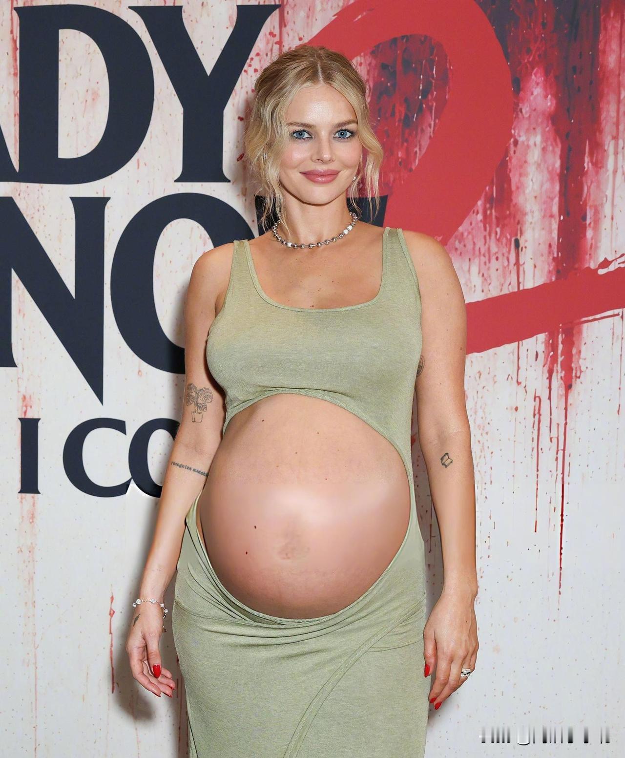 外娱资讯，萨玛拉·维文近日出席了新片《准备好了没2》在美国洛杉矶的首映活动，(异