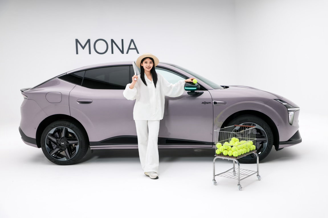我鹏又美了啊~~前法拉利设计师做出的小鹏MONAL03，审美不必多说，极光紫实
