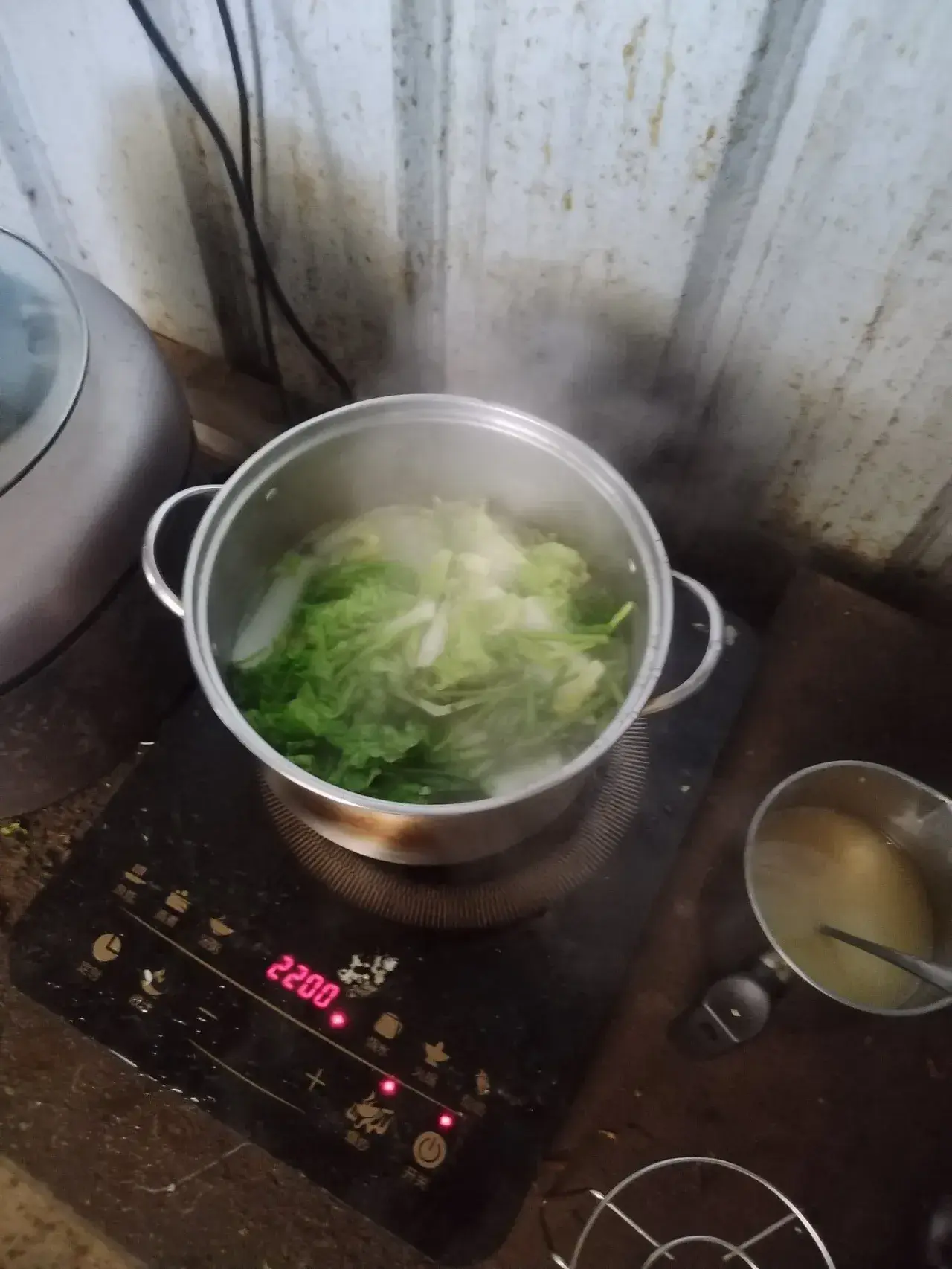 终于明白了，父母没有你想象中的那么爱你！我是留在家里的，我有个姐嫁出去了，我现