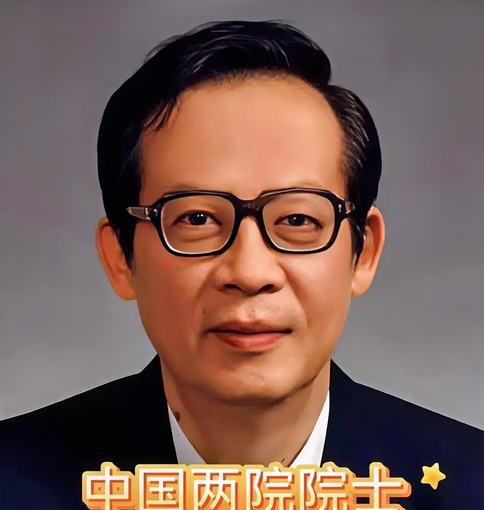 这位科学家就是被称为“当代毕昇”的王选院士，他用一项颠覆性技术改写了中国印刷史的