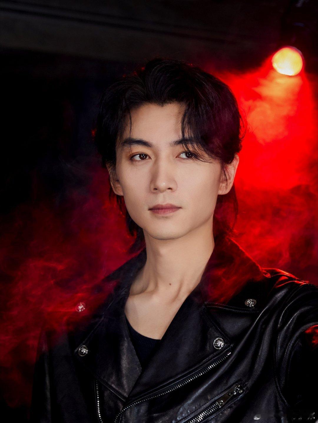 陈晓可以演变态了陈晓的演技实力，能驾驭的角色太多了，待播悬疑剧隐瞒之事，可以期待