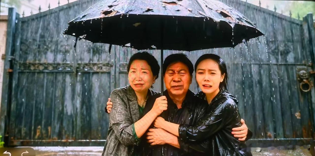 柴桑这儿好事连连，二八事件始发地的三个重要部门主动邀请许敏。以前对许敏紧闭的大门