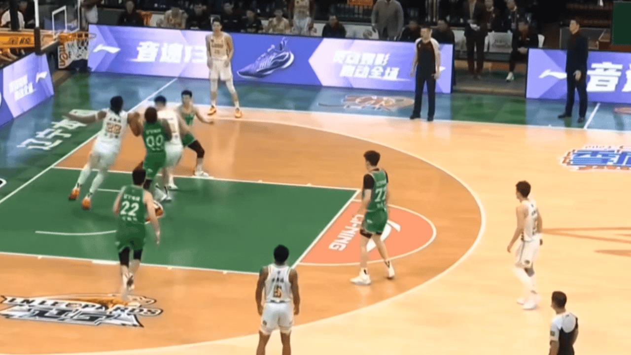 奥利弗什么时候也变得这么坏，这动作分分钟重创胡金秋😡😡😡在胡