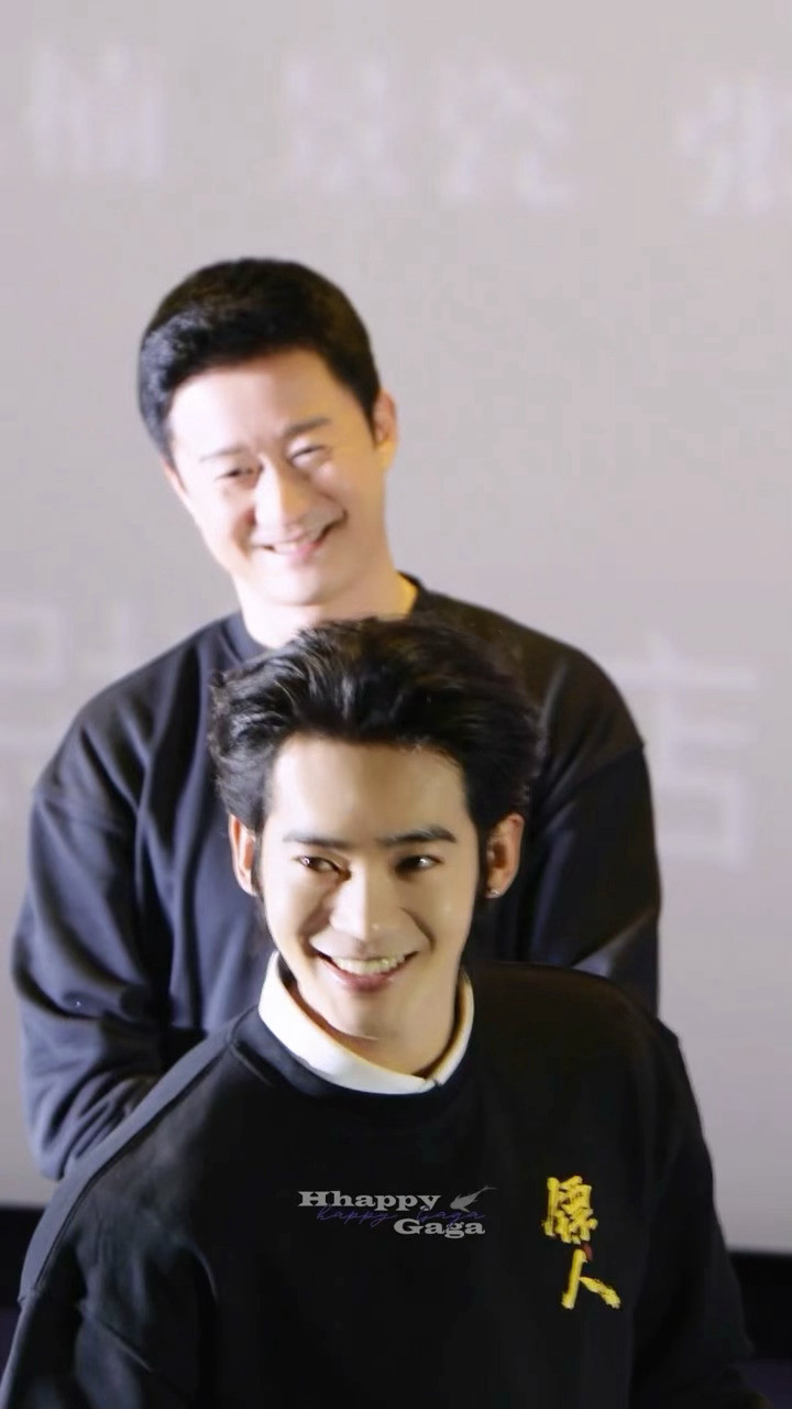 于适《镖人》路演还原小丑笑！！