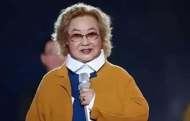 郭兰英97岁离世，身后事从简，退休金这件事终于该换个问法了8月11日，郭兰英