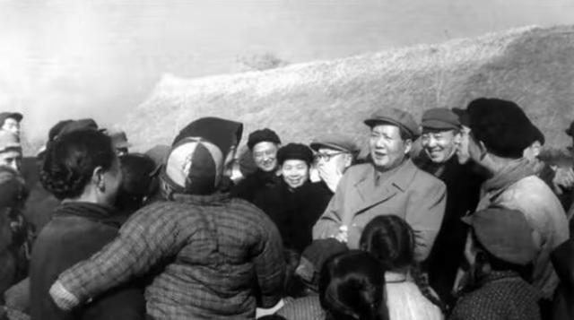 1961年，毛主席和周总理大吵一架，随后毛主席反问一句：“你吃了吗？”，瞬间让