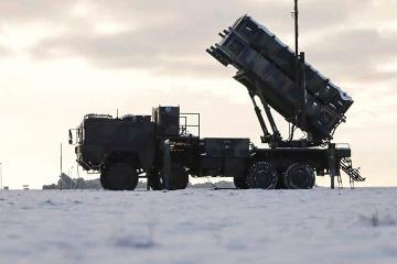 乌克兰防空部队击落两枚“锆石”导弹。2月16日凌晨，乌克兰国防军击落了两枚“