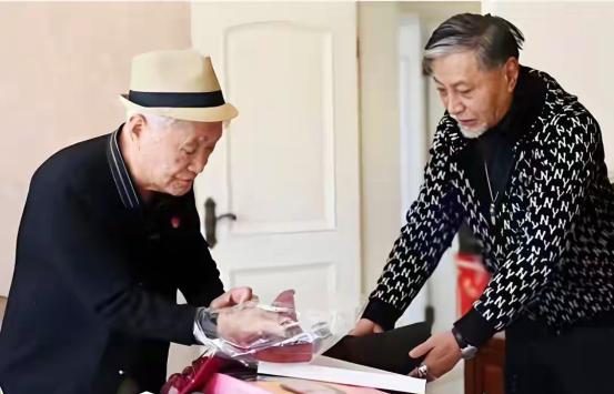 钱再多有什么用？ 原来牛犇的儿子王侃，根本不是淋巴癌去世的，他的老朋友站出来