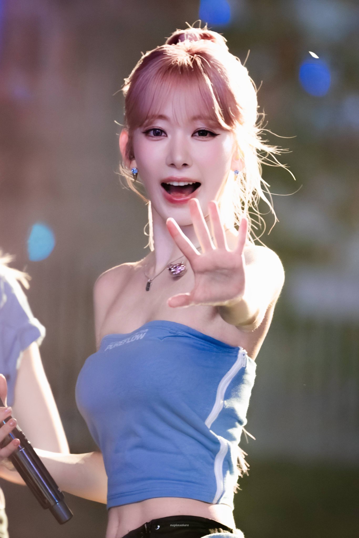 女孩你是天使呀😭