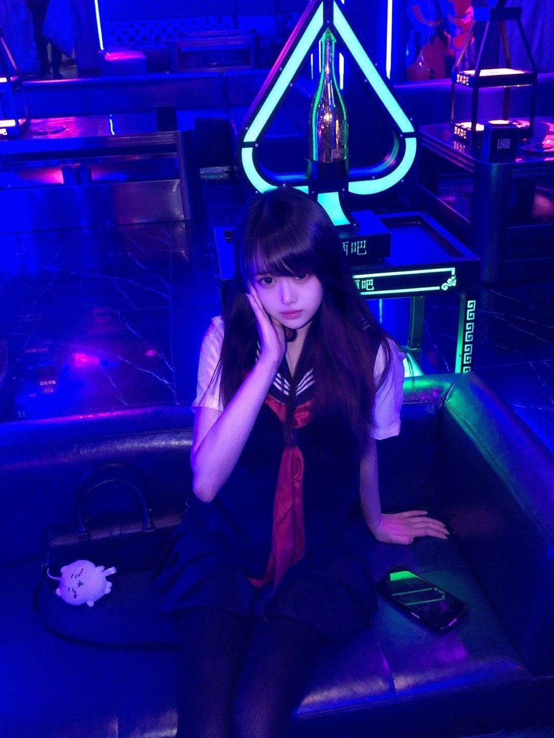 写狗系你就不能只写狗听话狗忠诚狗得寸进尺要加会犯贱会装聋会耍心眼会呲牙