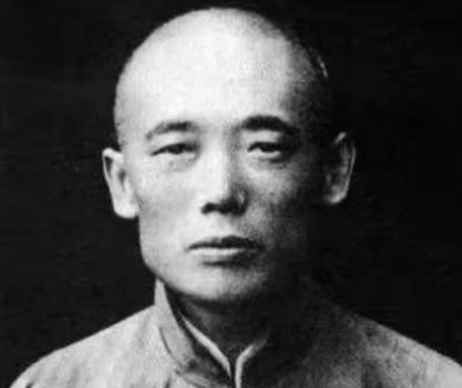 [比心]1896年，慈禧的近侍寇连材，被押到菜市口行刑，只见他整好衣冠，坦然朝皇