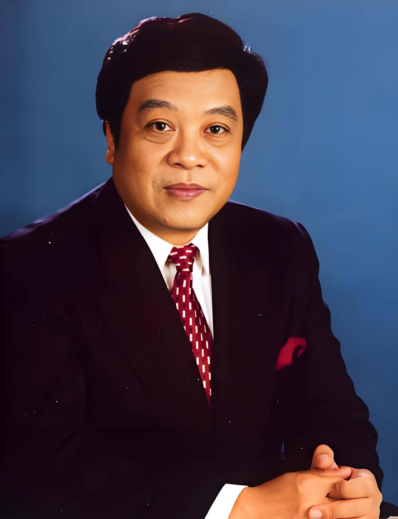 “赵忠祥数几年时间里一直和我保持着不正当关系，并且把我折磨的满身疾病，我有十盒录