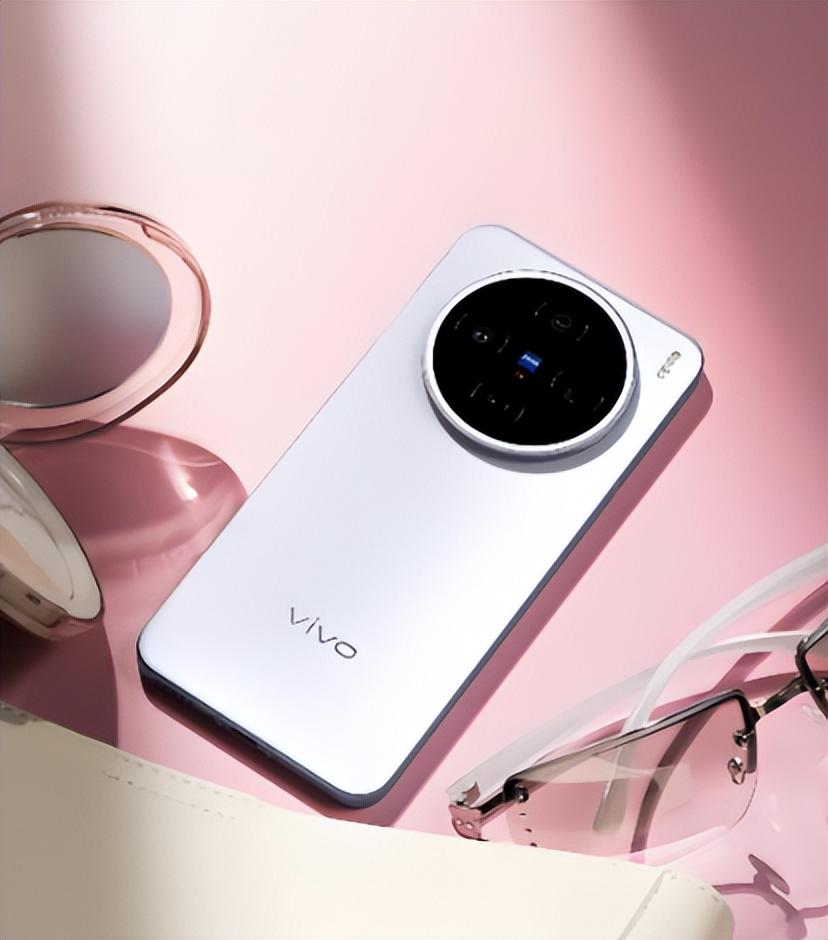 屏幕刷新率与色彩精准谁更重要？vivoX300s以其144Hz的高刷新率和蔡