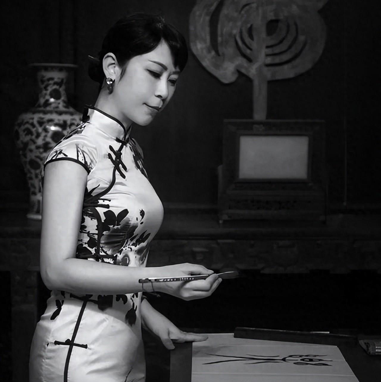 2024年，80后女书法家王茁突然离世，这位全国第十届书法篆刻展最高奖得主，复旦