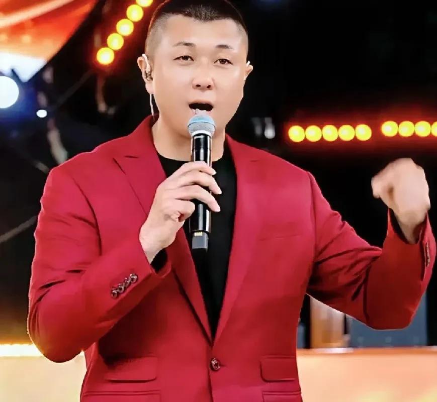 辛巴618完胜，KS平台一家独大。在快手平台，辛巴的影响力毋庸置疑，堪称