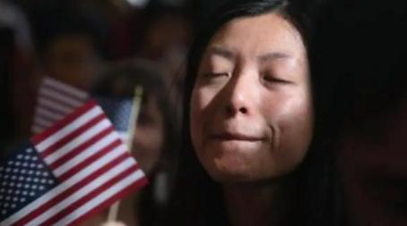 一名在美华人爆料:再聪明的华人精英,移民美国两代后也会归于平凡,背后真相扎心。