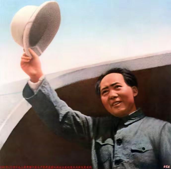 孙中山是伟大的革命先行者，辛亥革命结束了帝制，使共和观念深入人心。但辛亥革命只是