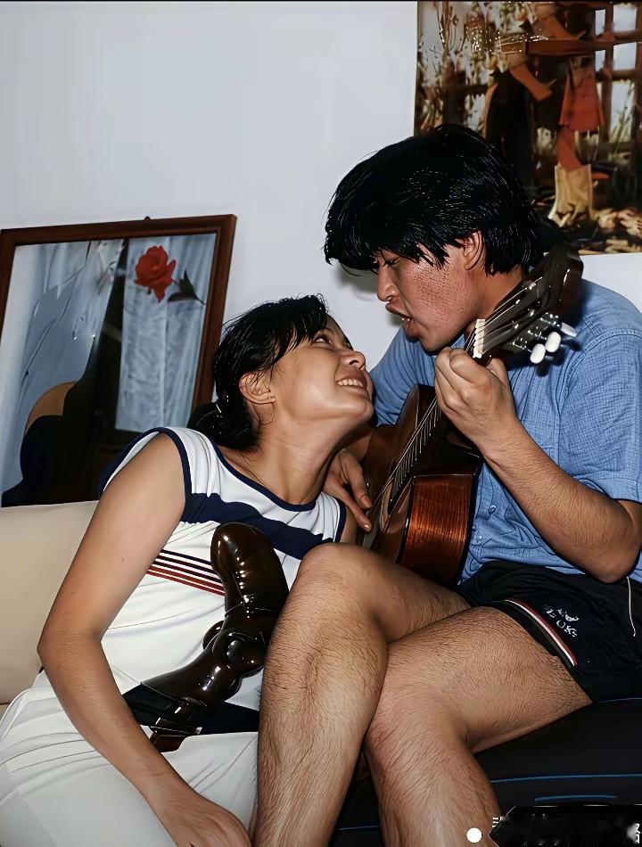 音乐的真正魅力就在于此，即使创业阶段只住15平方、厨房公用+卫生间公用的筒子楼也