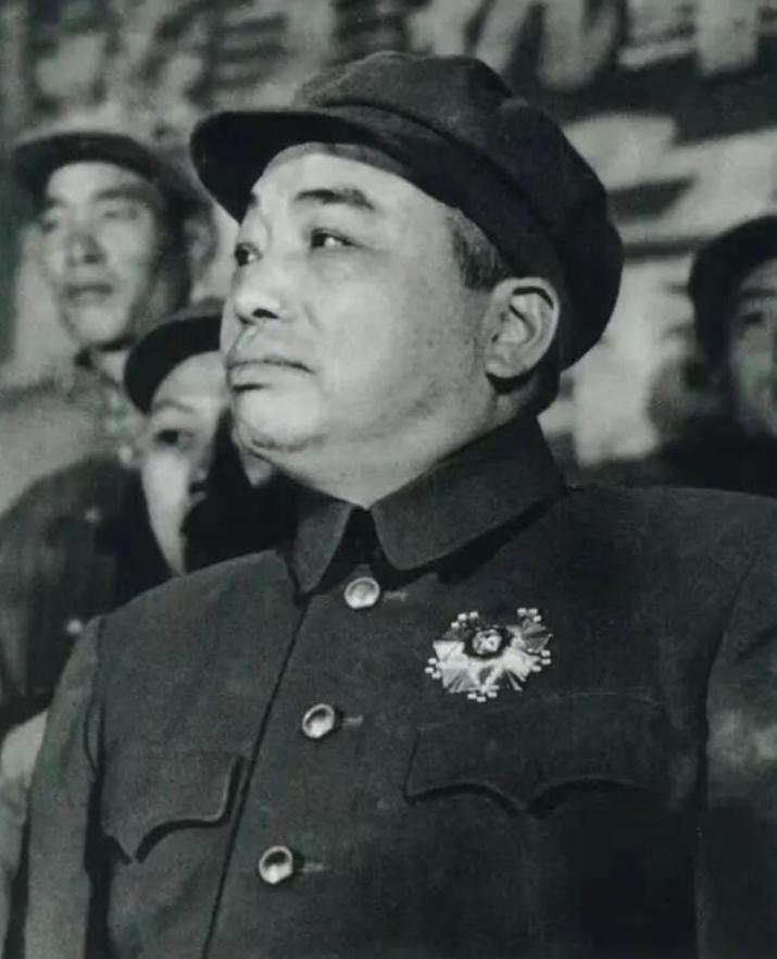 彭德怀后来说，抗美援朝有两大遗憾，一个是毛岸英不幸牺牲，这让彭德怀非常痛心，觉得