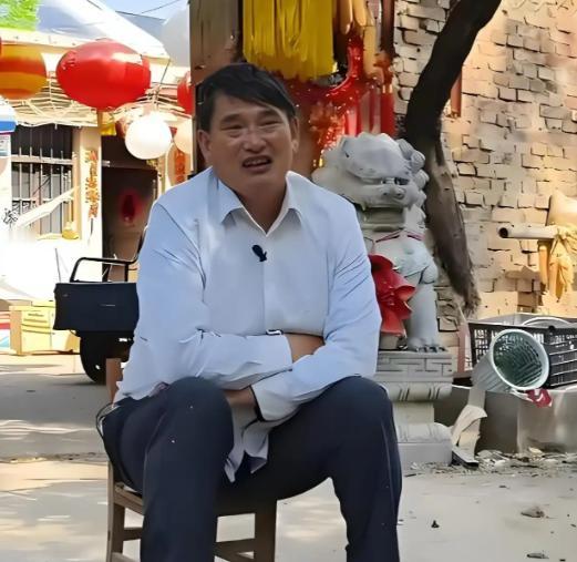 大家发现没，朱之文有个很严重的问题，不是他不停的接商演，也不是他年纪大了
