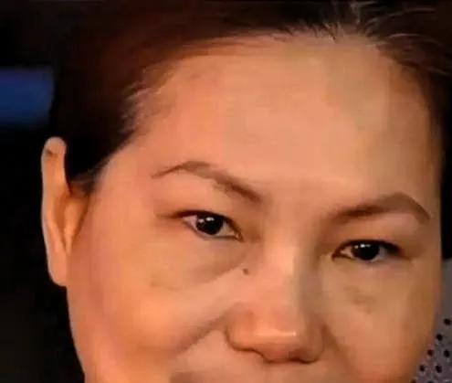 黄春梅又发消息求救了，这次还是找汪小菲要钱。她说自己睡不着觉，天老爷救命，其实大