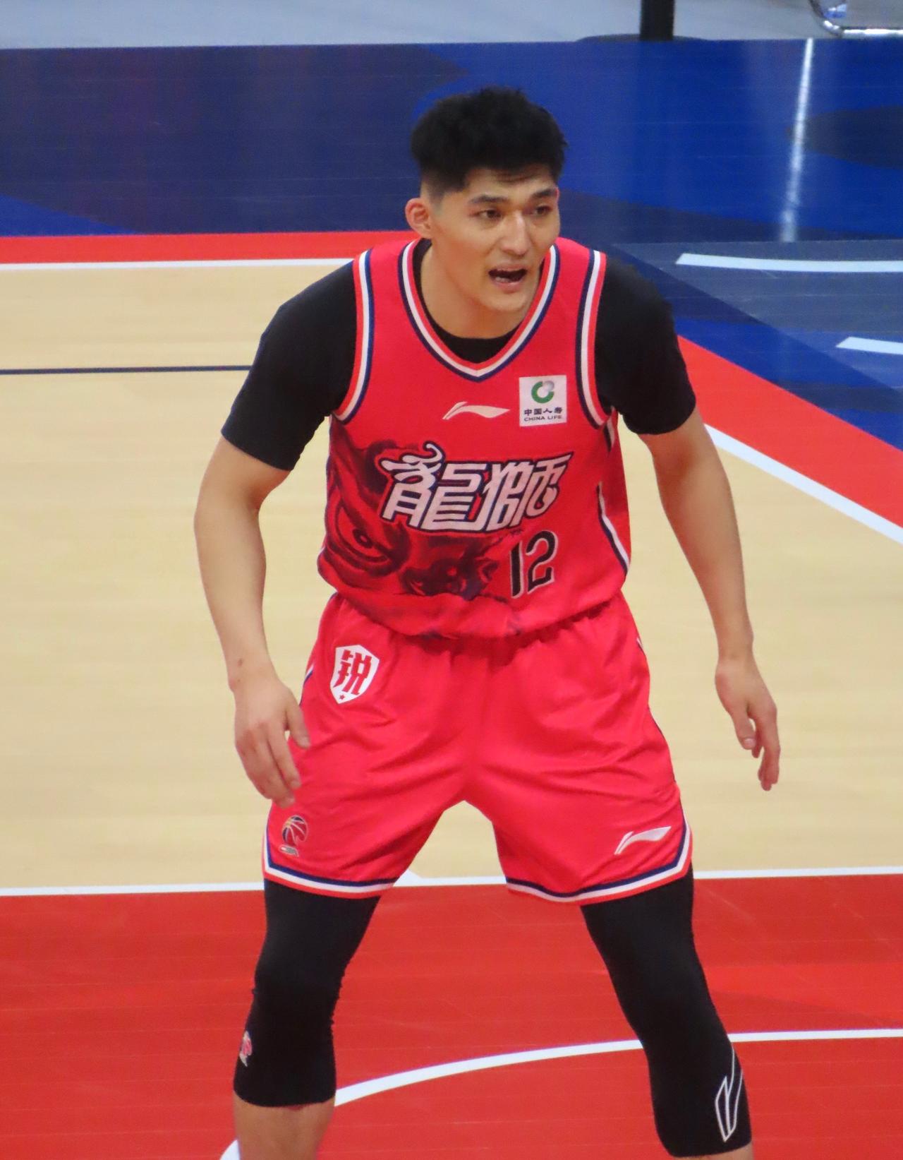 男篮球员李祥波从CBA跑到NBL去了这是半个小时前，知名篮球媒体人球圈赵探长