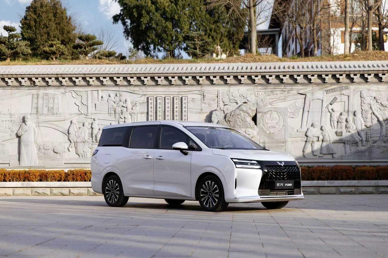 10万以内想买MPV，五菱又给带来了一项可能。星光730，五菱新推出的大7座MP