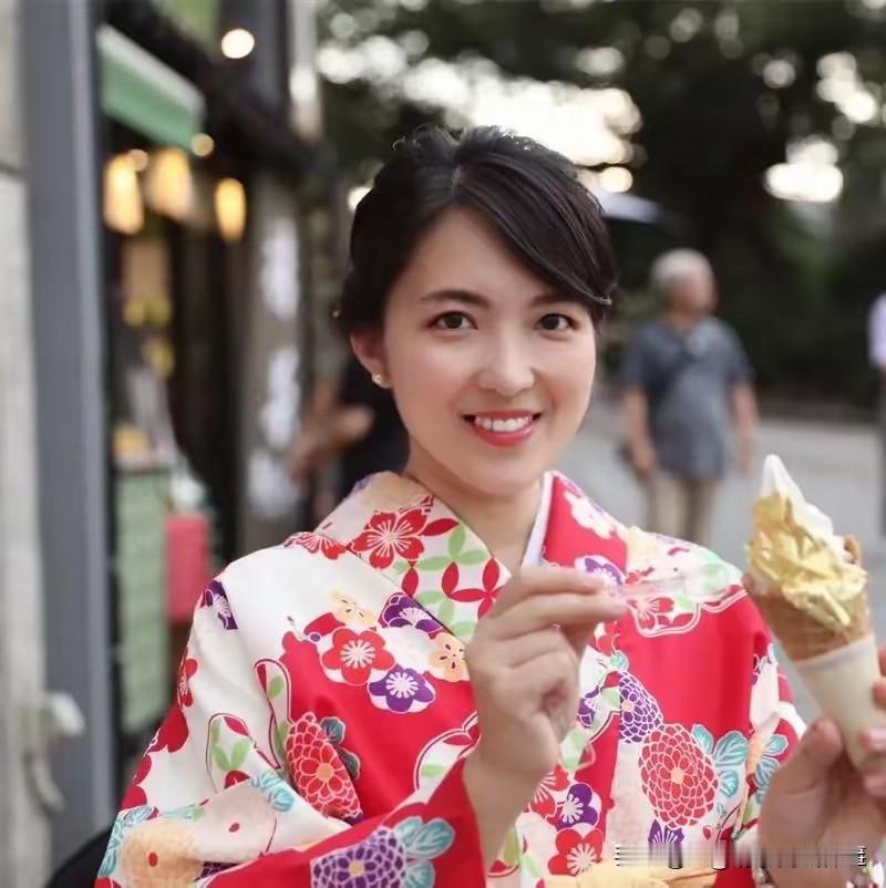 侯友谊情商不低啊！自从回到李四川助选阵营中，新北市长侯友谊能量全爆，一日三次