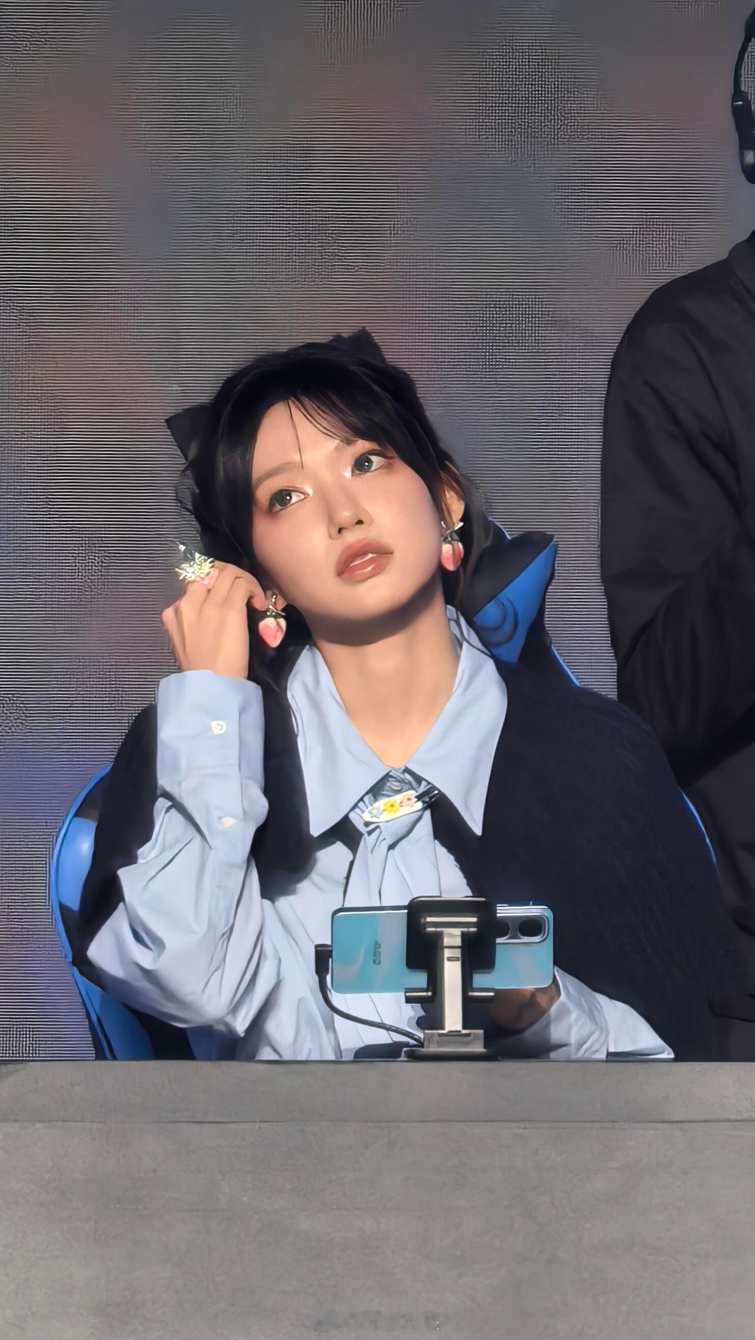 用全屏打开程潇美貌