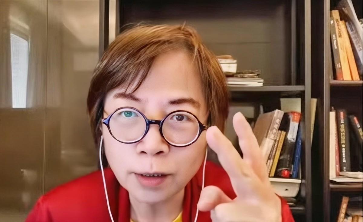 唐湘龙那档节目，破天荒提前了半小时录。这事儿要是搁在开店做买卖上，就好比你花钱