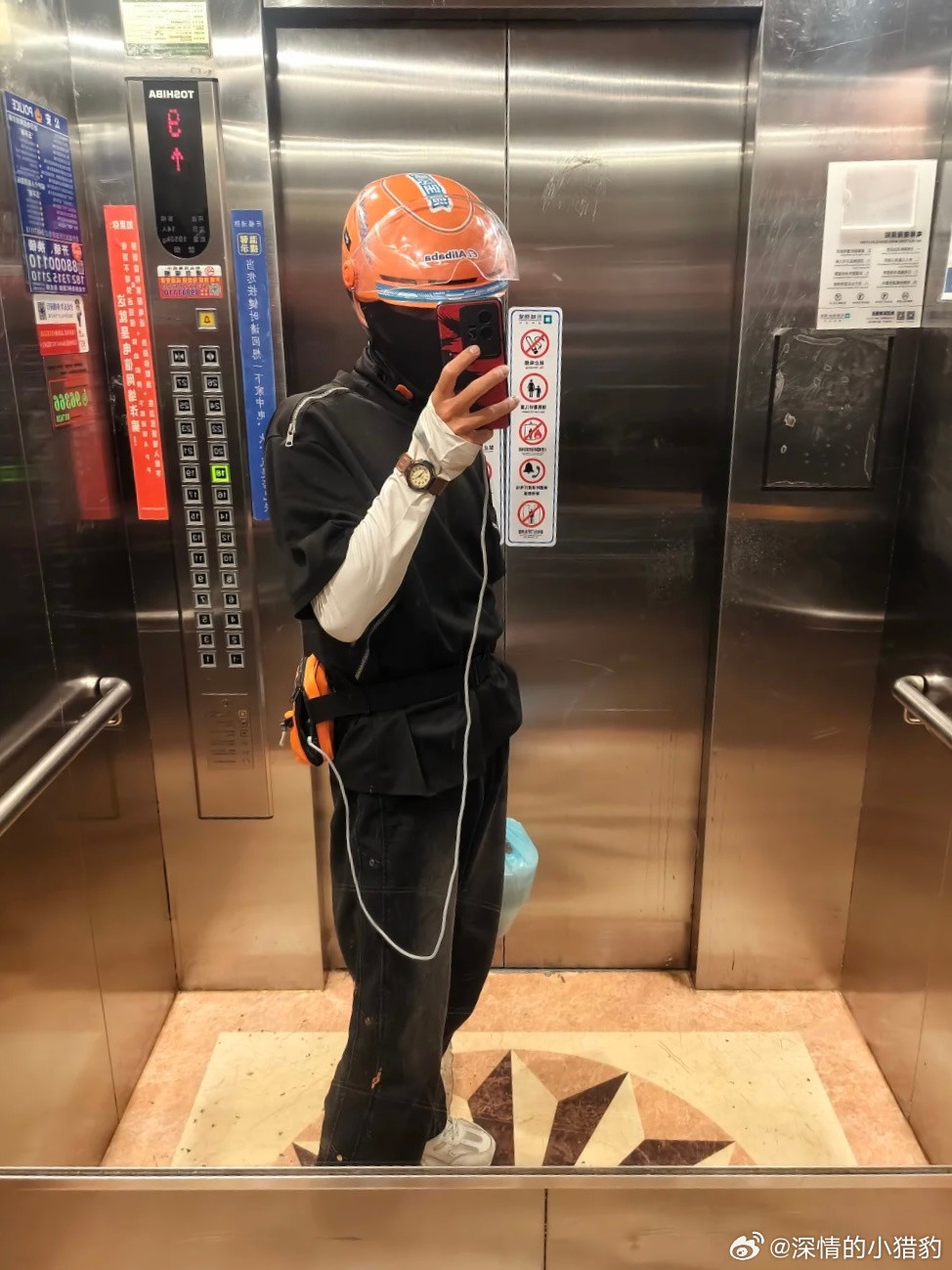 每个单王都有(很多)电梯自拍🤳🤳🤳