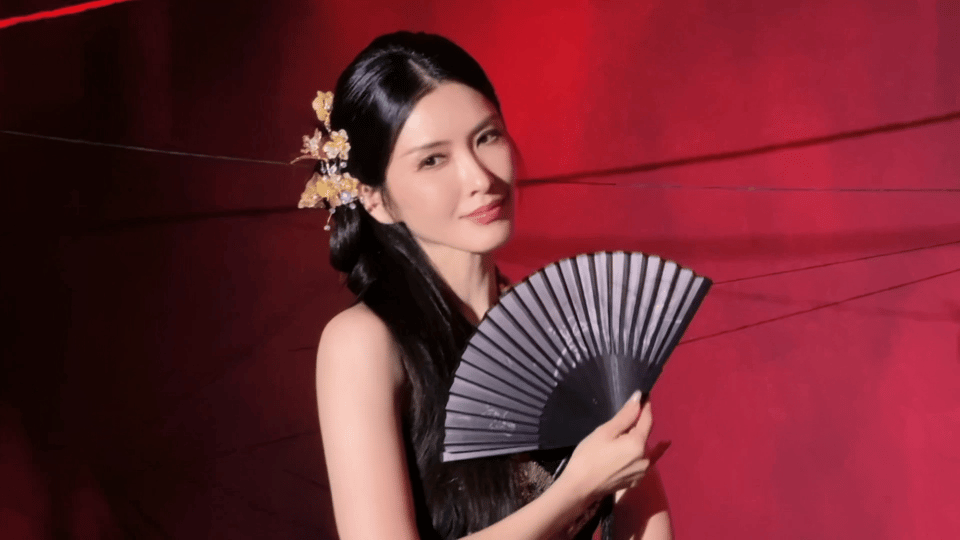 徐洁儿锁侧拍live徐洁儿锁侧拍花絮姐姐你美！！！太适合穿旗袍了！