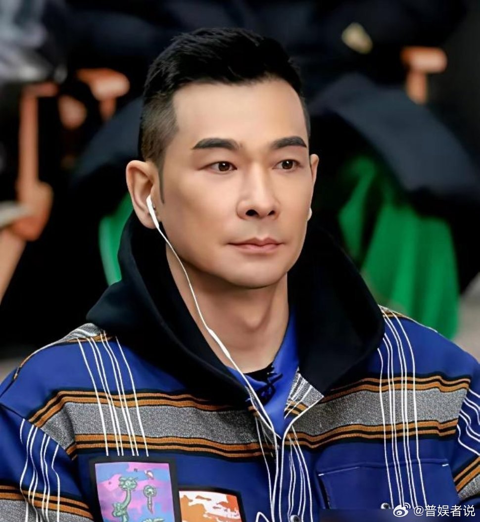 赵文卓掏出1500万，亏掉2500万，黄飞鸿的江湖，变天了。他和老婆张丹露一起，