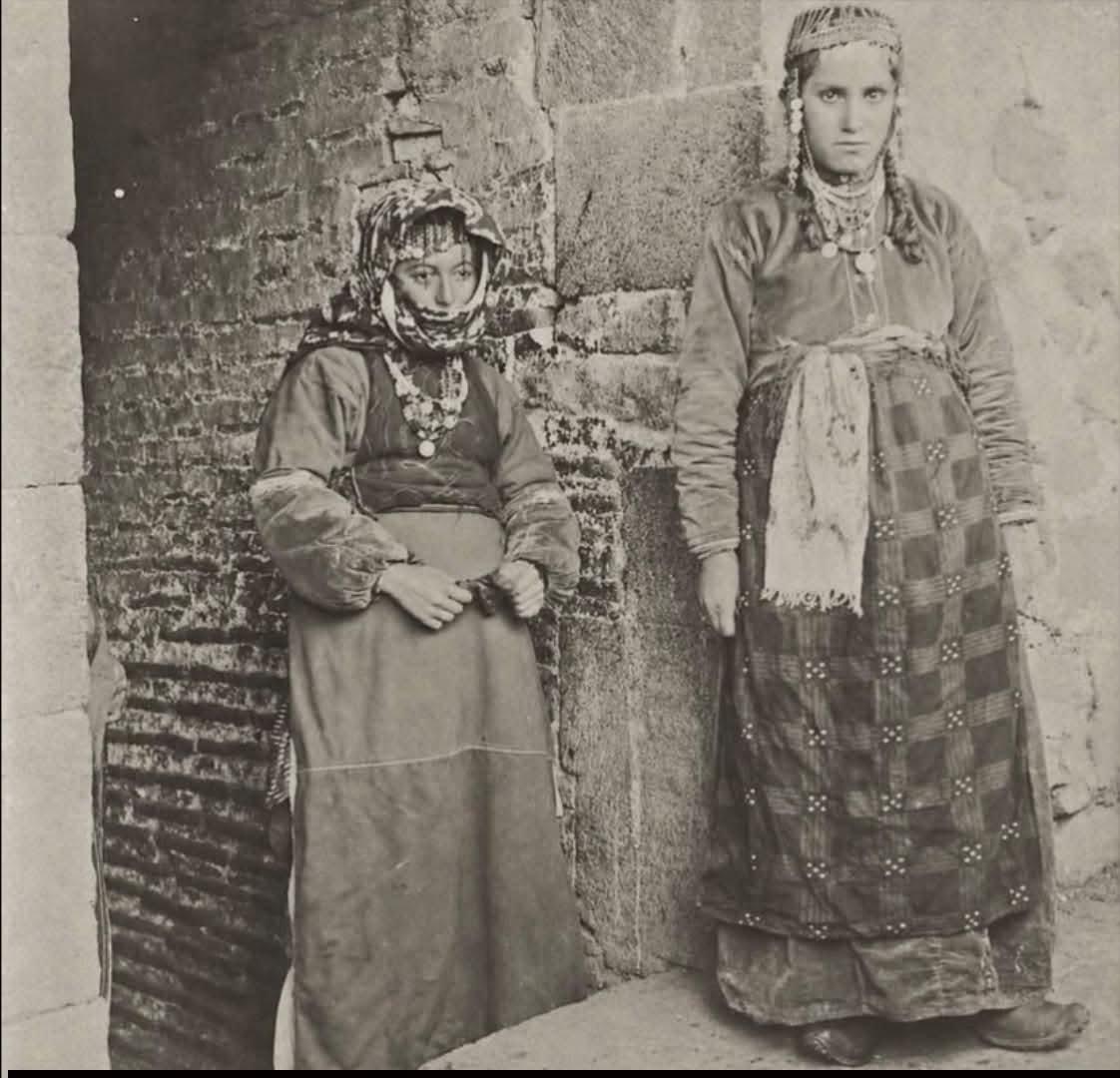 挪威传教士兼摄影师博迪尔·比约恩(BodilBiørn)于1905年至