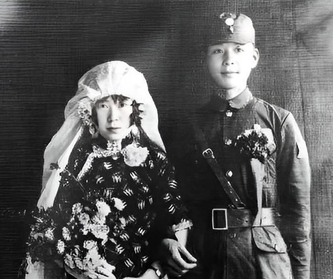 当年，胡琏进入11师后，官升营长，便娶了师参谋长的妹妹曾广瑜，谁知，曾广瑜把自己