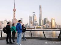 官媒帮扶外籍青年引巨大争议！全民愤怒真的是排外吗？7月8日，官媒一篇帮扶外
