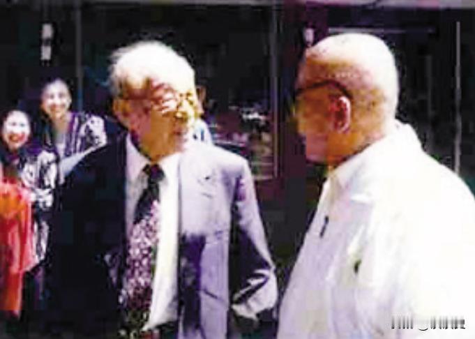 1991年，邓公托邓颖超亲笔写信给张学良，欢迎他回大陆看看。张学良在心动之余，郑