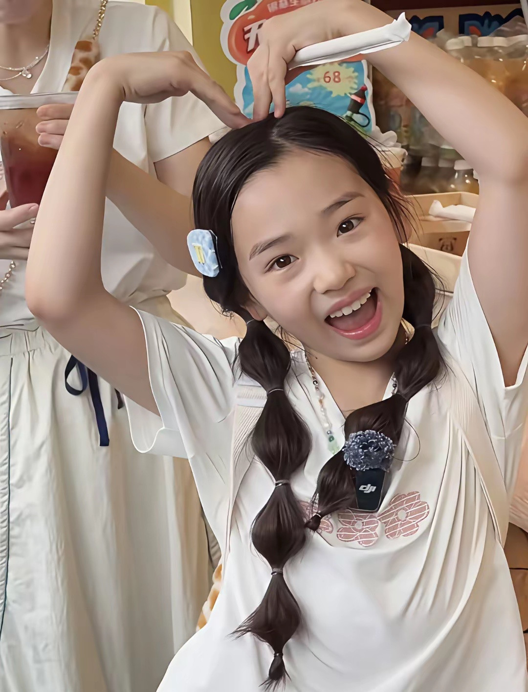 太争气了！9岁小酒窝香港夺冠，董璇手机里存了5000张照片，小小年纪就已经开始为