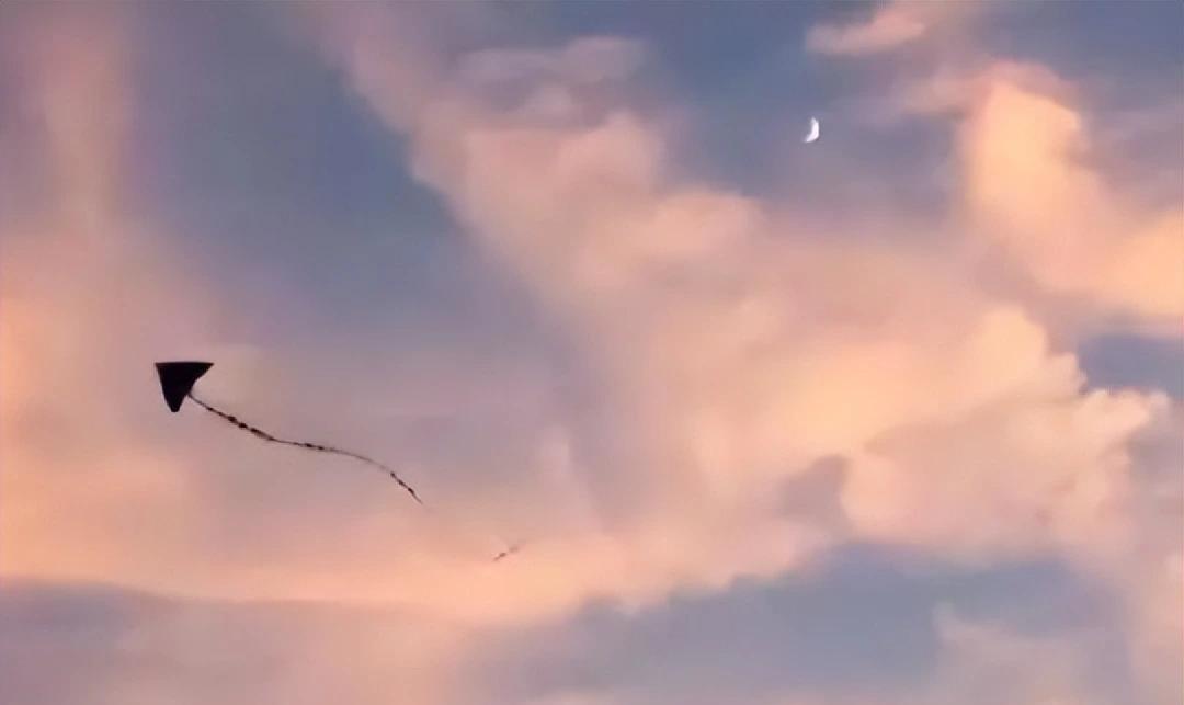 8月底，吉星照耀，4属相财源广进，事业顺利，生活更上一层楼属相蛇属相蛇给人的