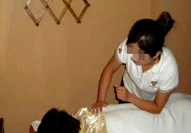 江苏泰州一名男子做完300块钱的45分钟按摩，临走前对女技师加价100元的“肾部