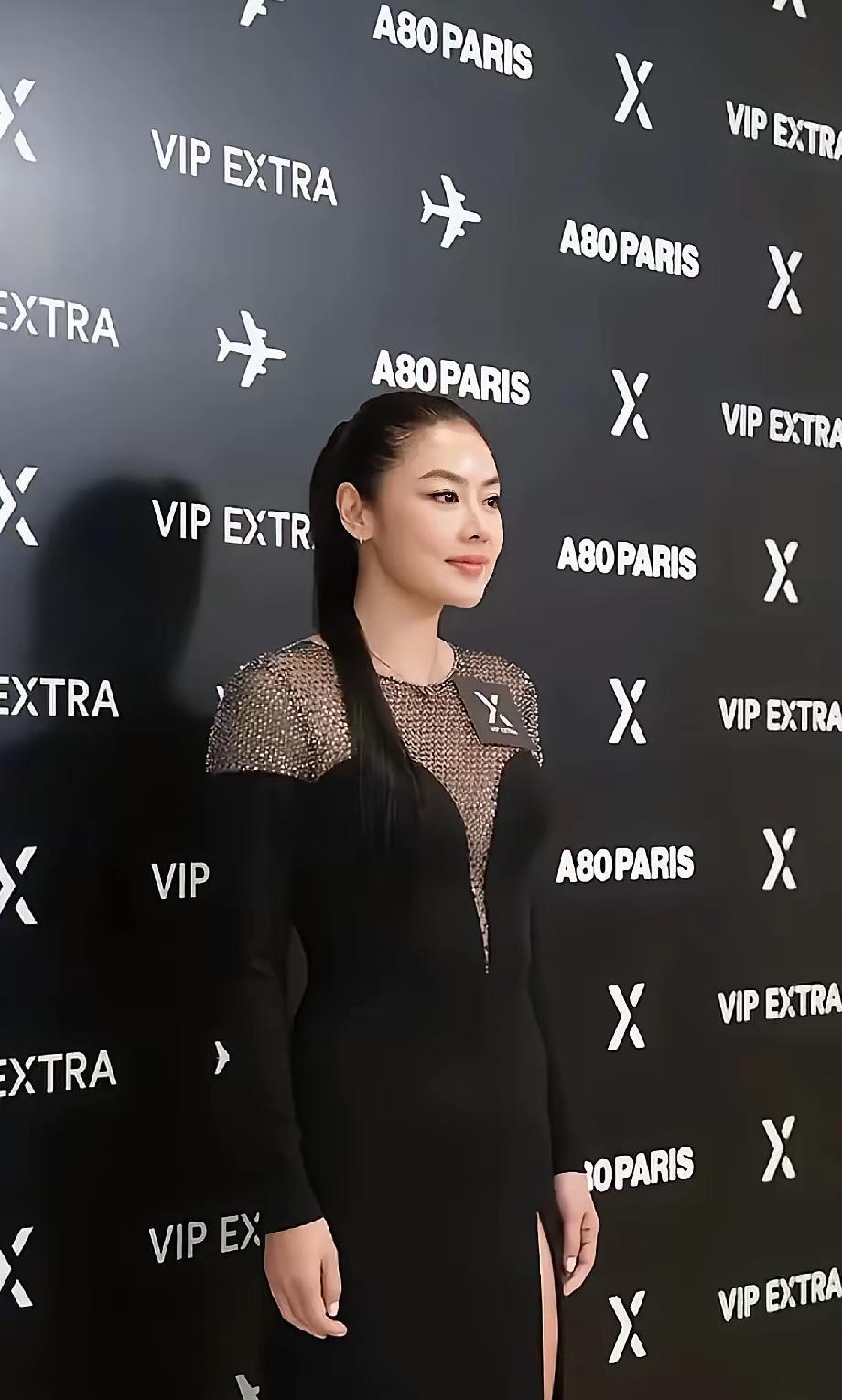 黎明已经意识到了乐基儿哪哪都好但是有一个很致命的缺点要不得的，那就是她长得太