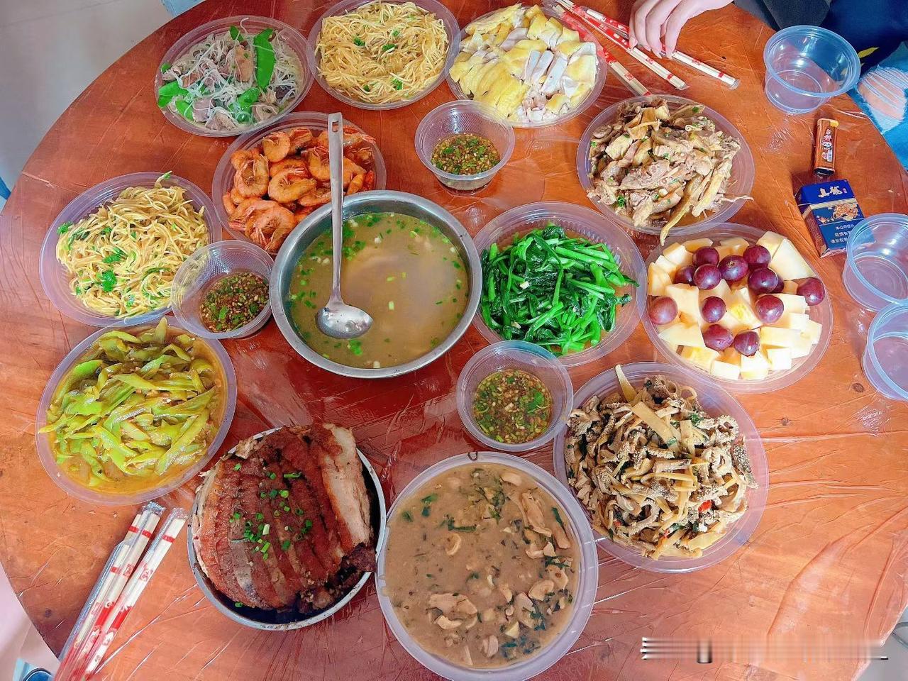 广西的节根本吃不完，吃完这家到那家