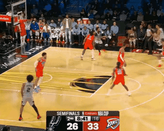 文班亚马，举世无双存在!北京时间12月14日，NBA杯西部决赛，马刺上半场战罢