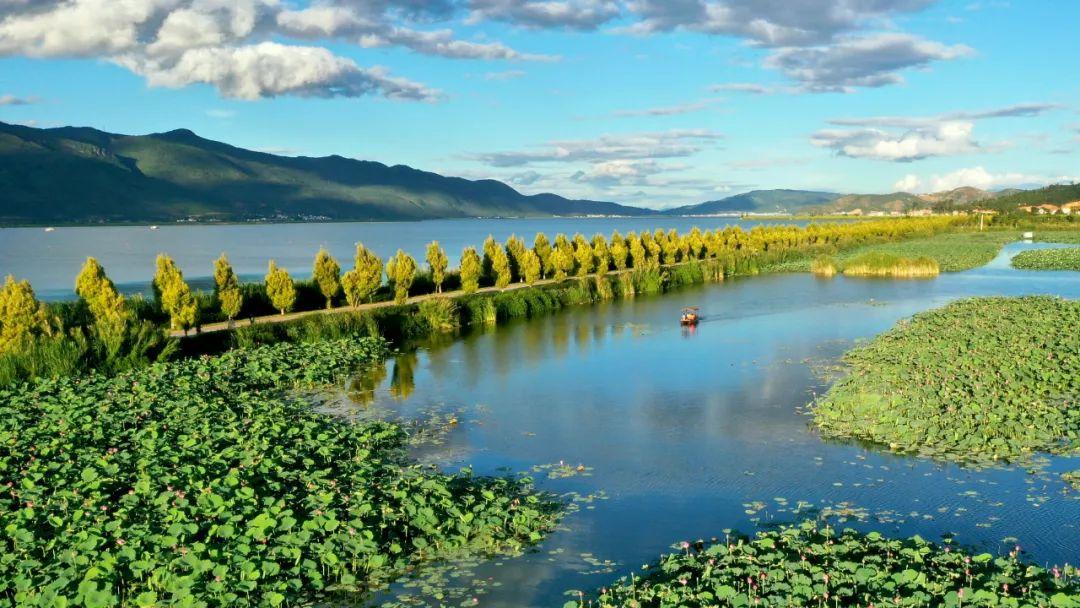 云南绿春：清风抚河谷，绿意自然来。这片隐藏在大山深处的世外桃源，似乎拥有一种魔力