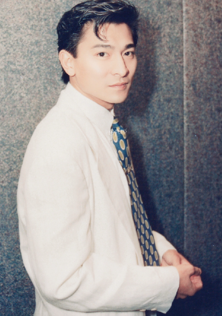 心情不好的时候看看这张帅脸，什么都明朗了