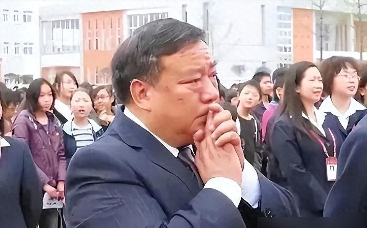 科学都无法解释！2008年，正在绵阳出差的叶志平，感受到剧烈摇晃的他疯了似的往学